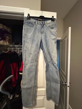 DU/ER Slim Men’s Jeans in Light Blue Wash